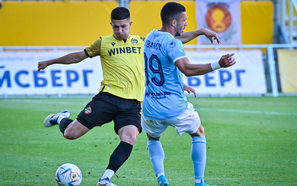 Ботев и Арда играят при резултат 0:1 на стадион Христо Ботев в последния