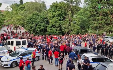 Привържениците на ЦСКА се насочиха към входовете на Сектор Г