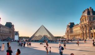 Лувърът отвори отново вратите си за посетители