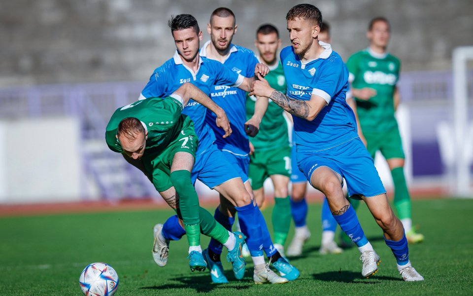 Берое се изправя срещу Спортист Своге в битка за оцеляване,