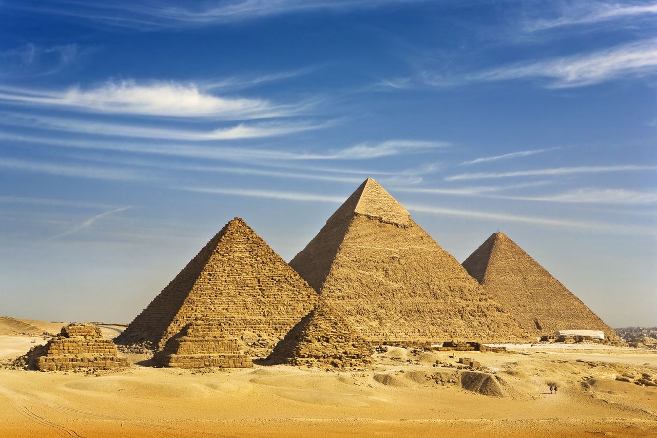 <p>Защо има голямо празно пространство в пирамидата в Гиза?</p>