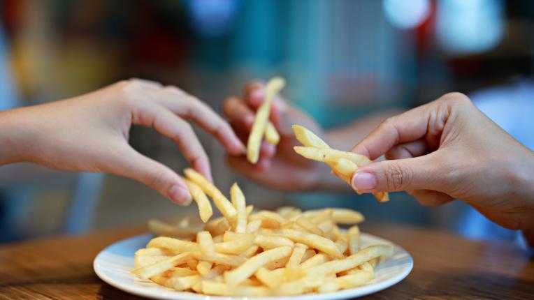  Хитри трикове за вкусни пържени картофки 