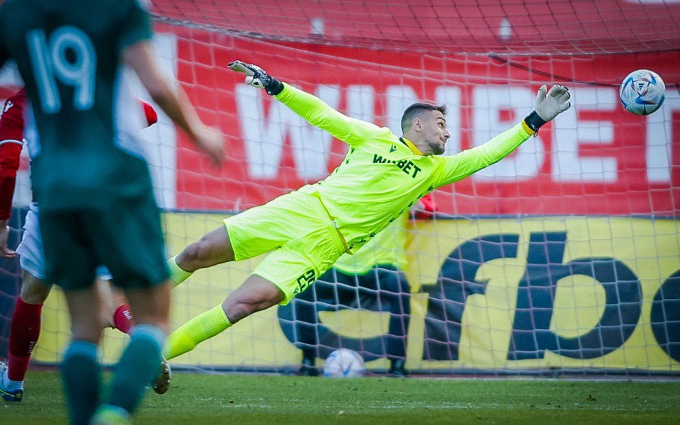 ЦСКА е предложил на вратаря Димитър Евтимов нов договор за