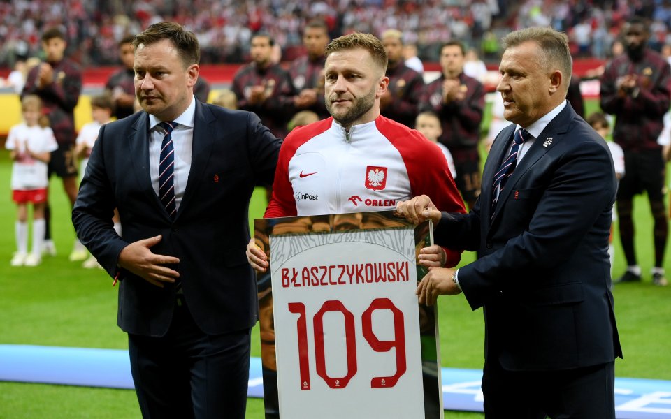 Полша и Германия играят при резултат 0:0 в международна приятелска среща.