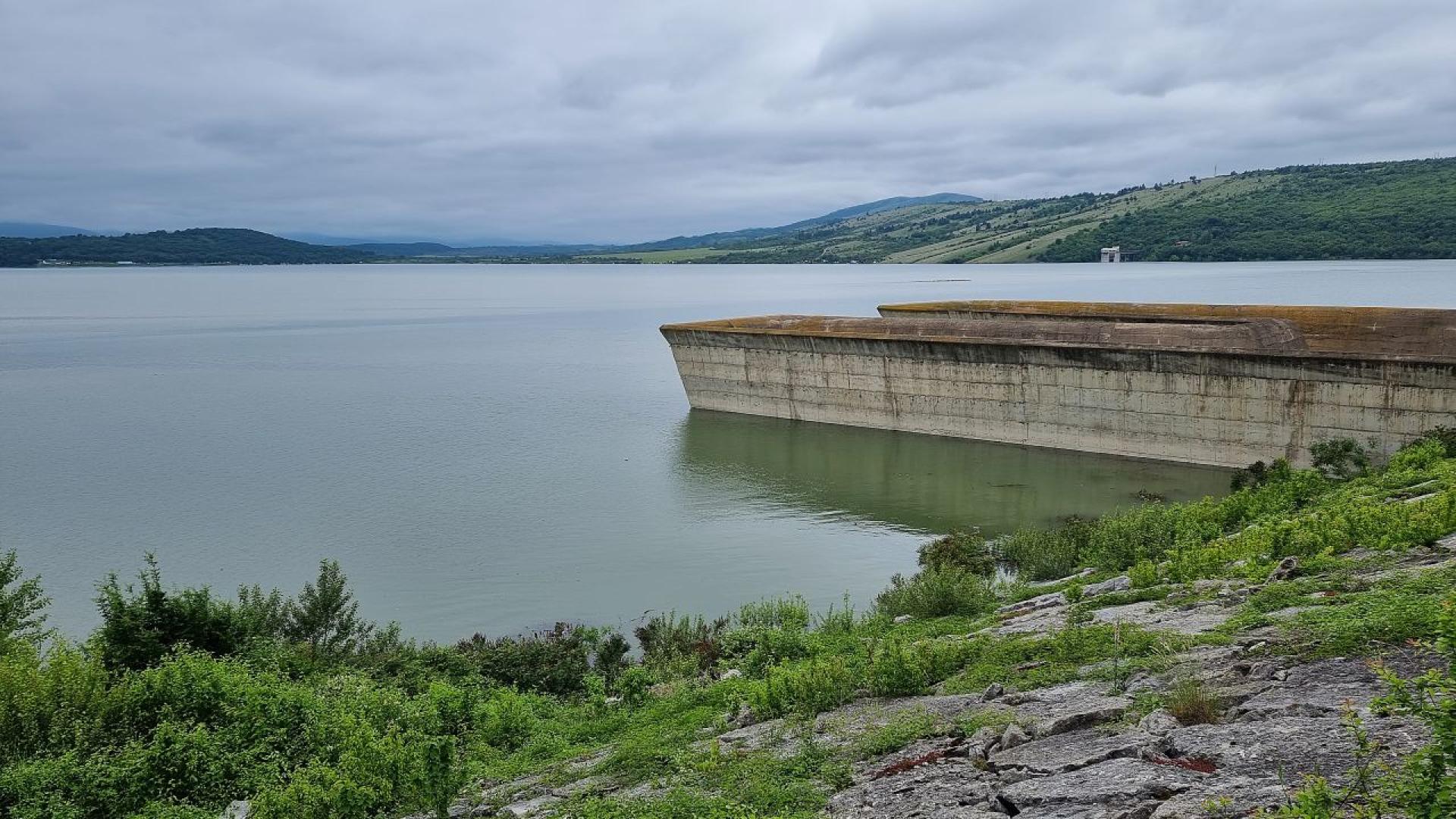 Всички постройки при язовир Огоста край Монтана са незаконни Това