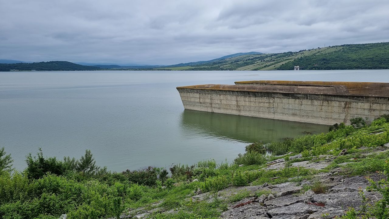 Всички постройки край язовир „Огоста“ са незаконни