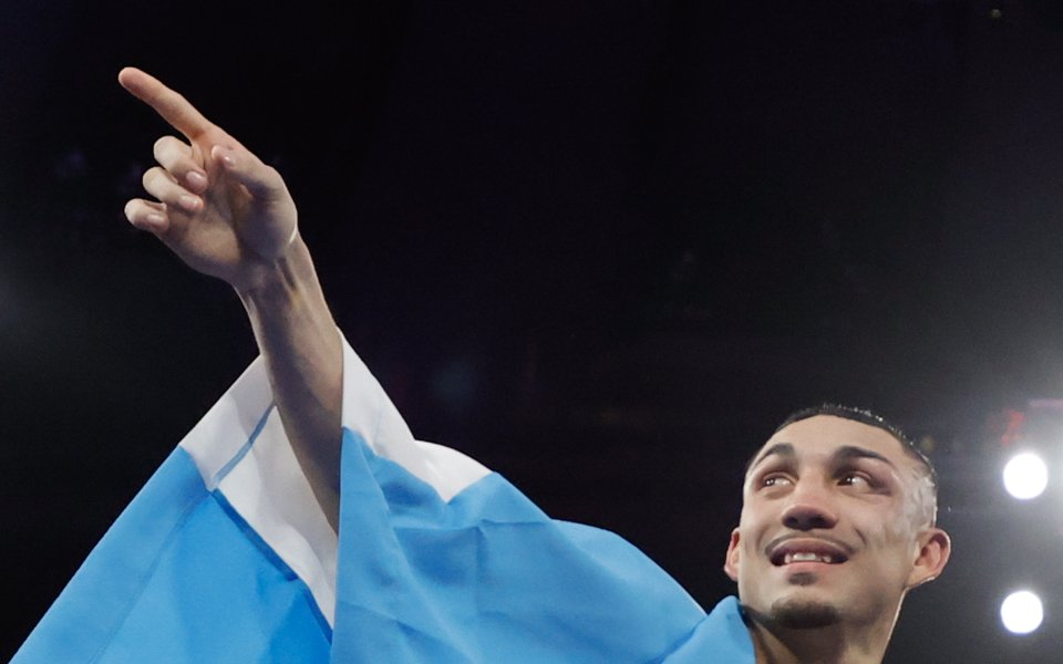 Теофимо Лопес оваканти титлата на WBO в супер-лека категория -