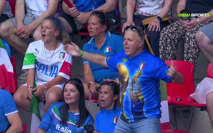 Киеза също се разписа във вратата на Нидерландия