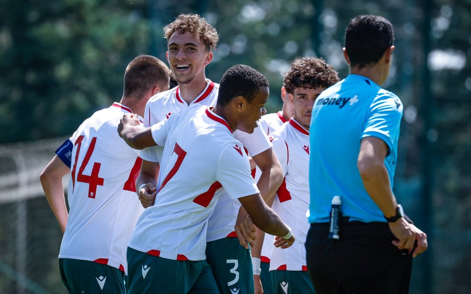 България U17 започна с победа подготвителния си лагер в Германия