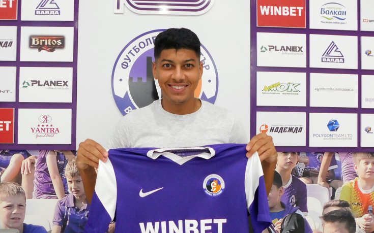 Алжирци взеха бивш халф на Арда и Етър