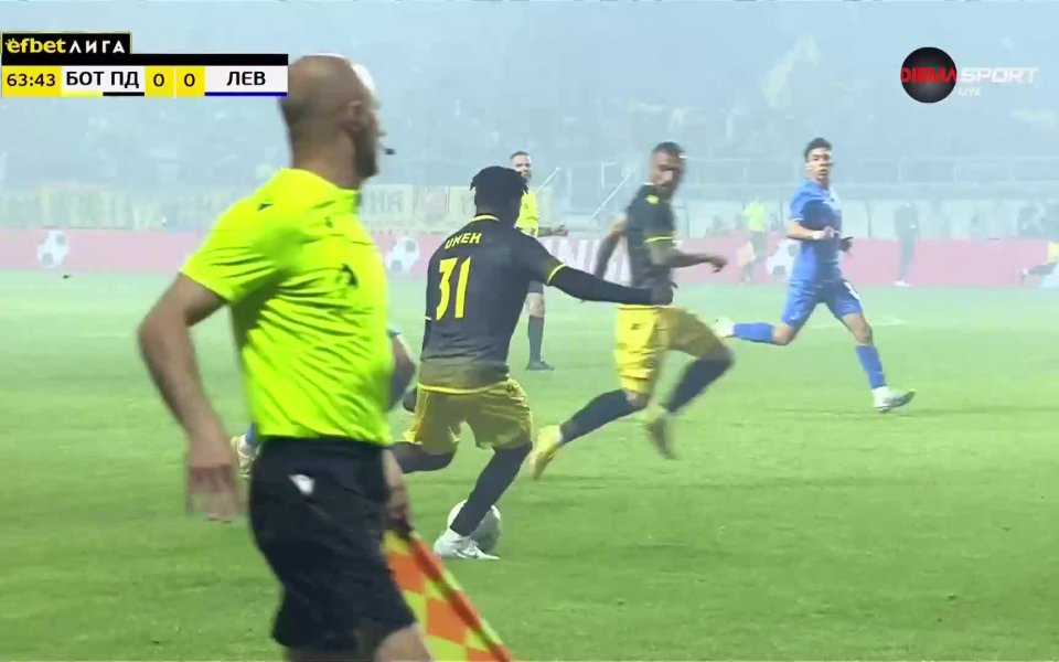 Нигериецът Уме Емануел е обект на интерес от Италия и