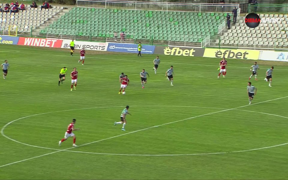 Марио Топузов ще смени ЦСКА 1948 с румънския Стяуа. Крилото