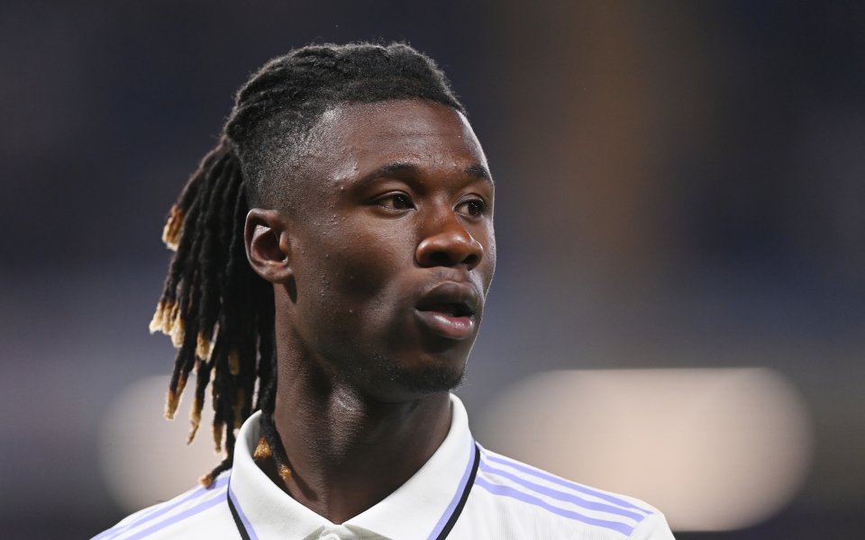 Полузащитникът Едуардо Камавинга ще подпише нов дългосрочен договор с Реал