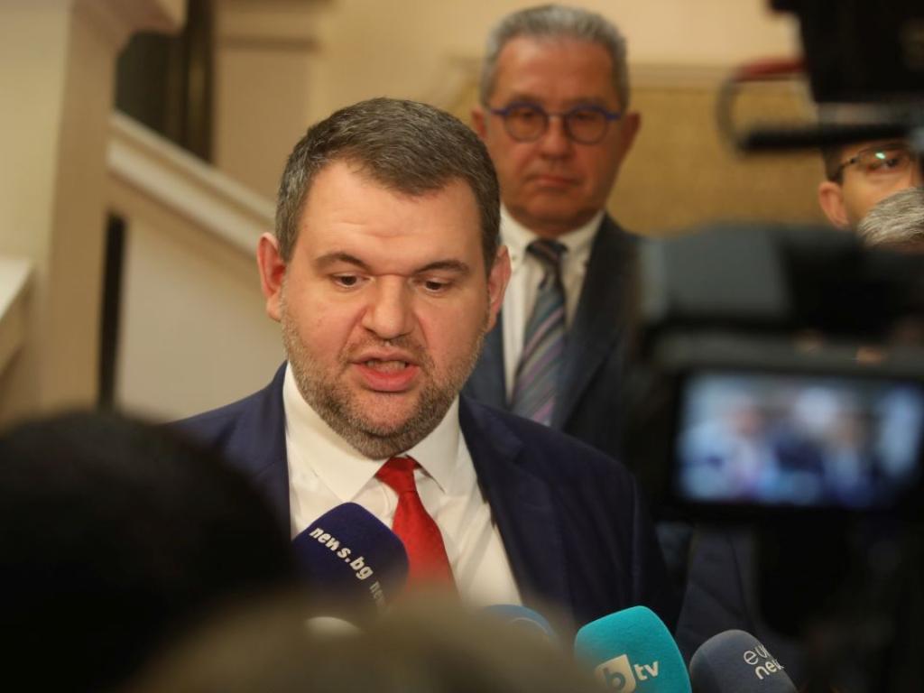 Депутатът от ДПС Делян Пeевски обяви, че министърът на финансите