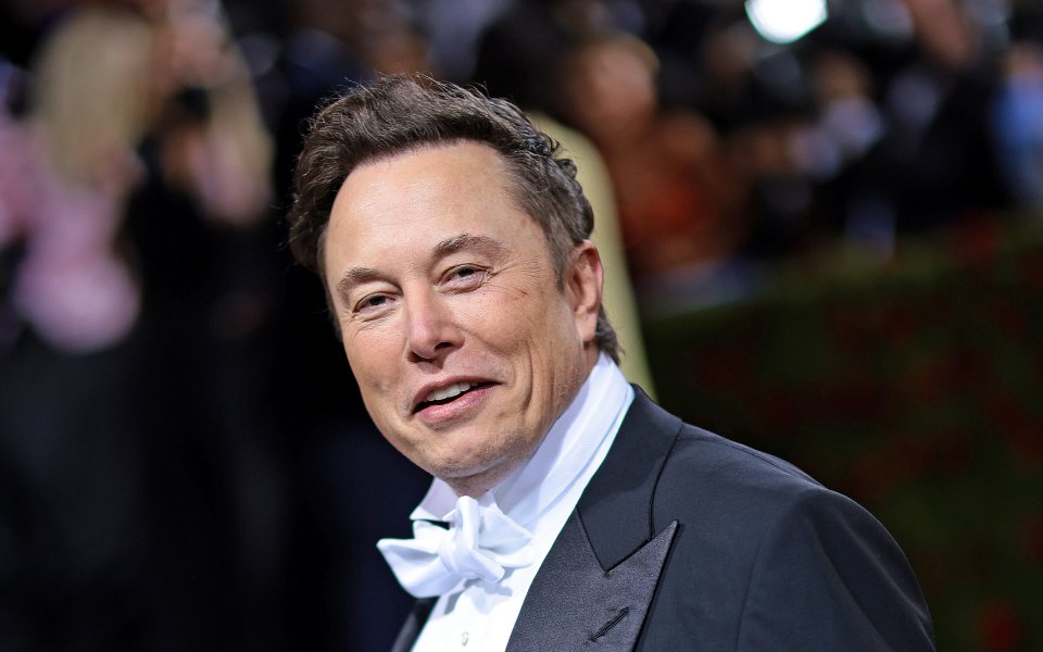 Илон Мъск се готви активно за мача си с Марк