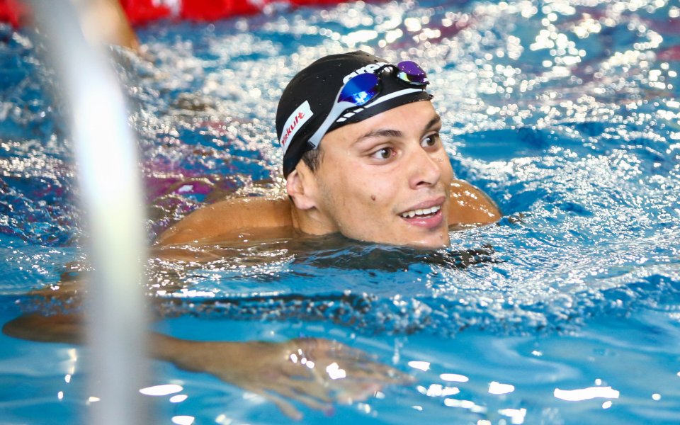 Антъни Иванов е известен с това, че често споделя своето