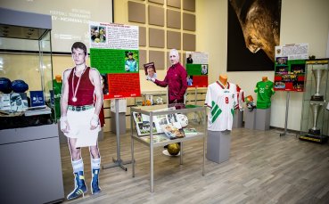 Вдъхновяваща изложба Личности и събития в българския спорт бе открита