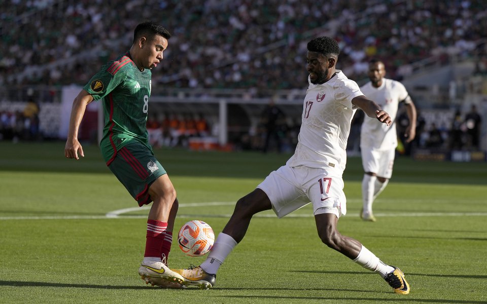 Катар се класира за 1/4-финалите на Голд къп след успех над Мексико