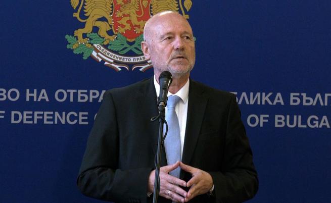 Тагарев: Притеснително е, че Русия удължи срока за предупредителната зона в Черно море