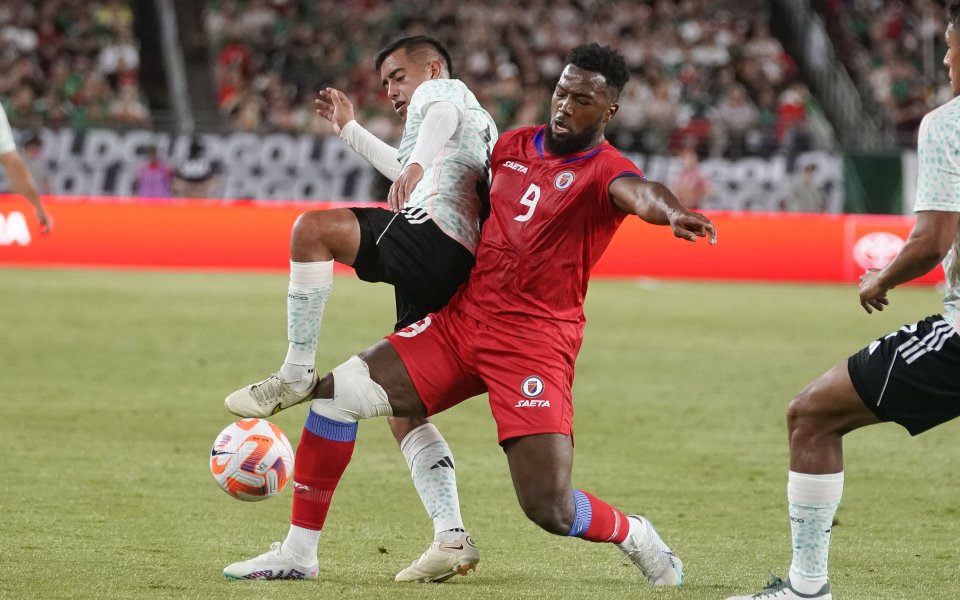 Голмайсторът на ЦСКА - Дюкенс Назон, е на път да