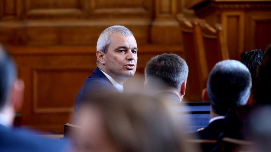 Костадинов призова Радев за референдума за лева