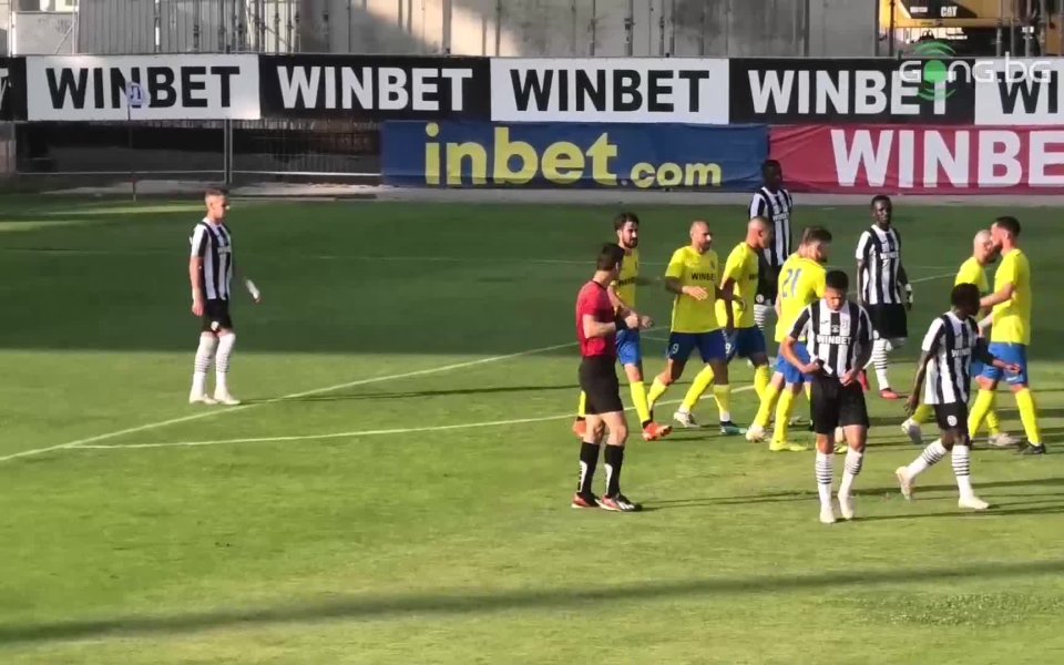 Марица води с 1:0 като гост на Локомотив Пловдив в