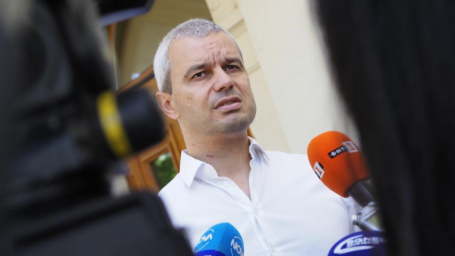 Костадинов заяви, че българин го е включил в списъка на „Миротворец“