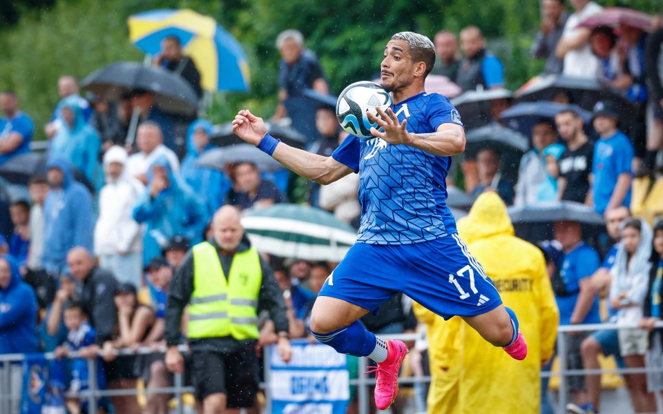 Една от звездите на на Левски – Уелтън, даде доста