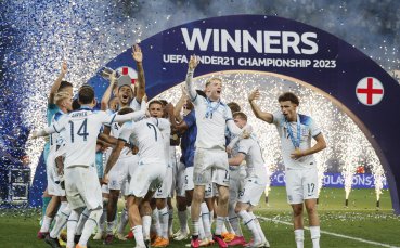 Младежкият национален тим на Англия триумфира с титлата на Европейското