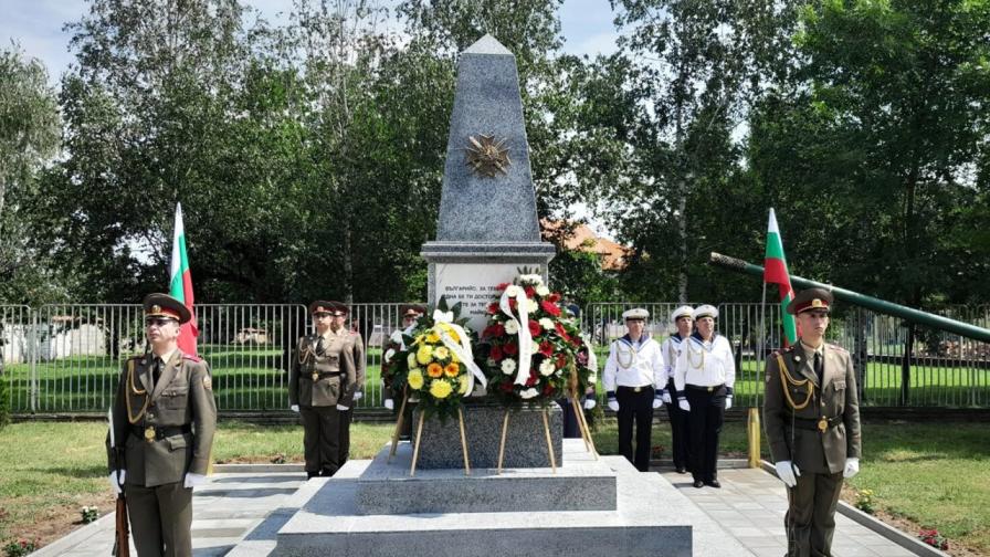 За загиналите за свободата и независимостта на България: В село Лесново с почести откриха военен паметник с имената на 51 герои