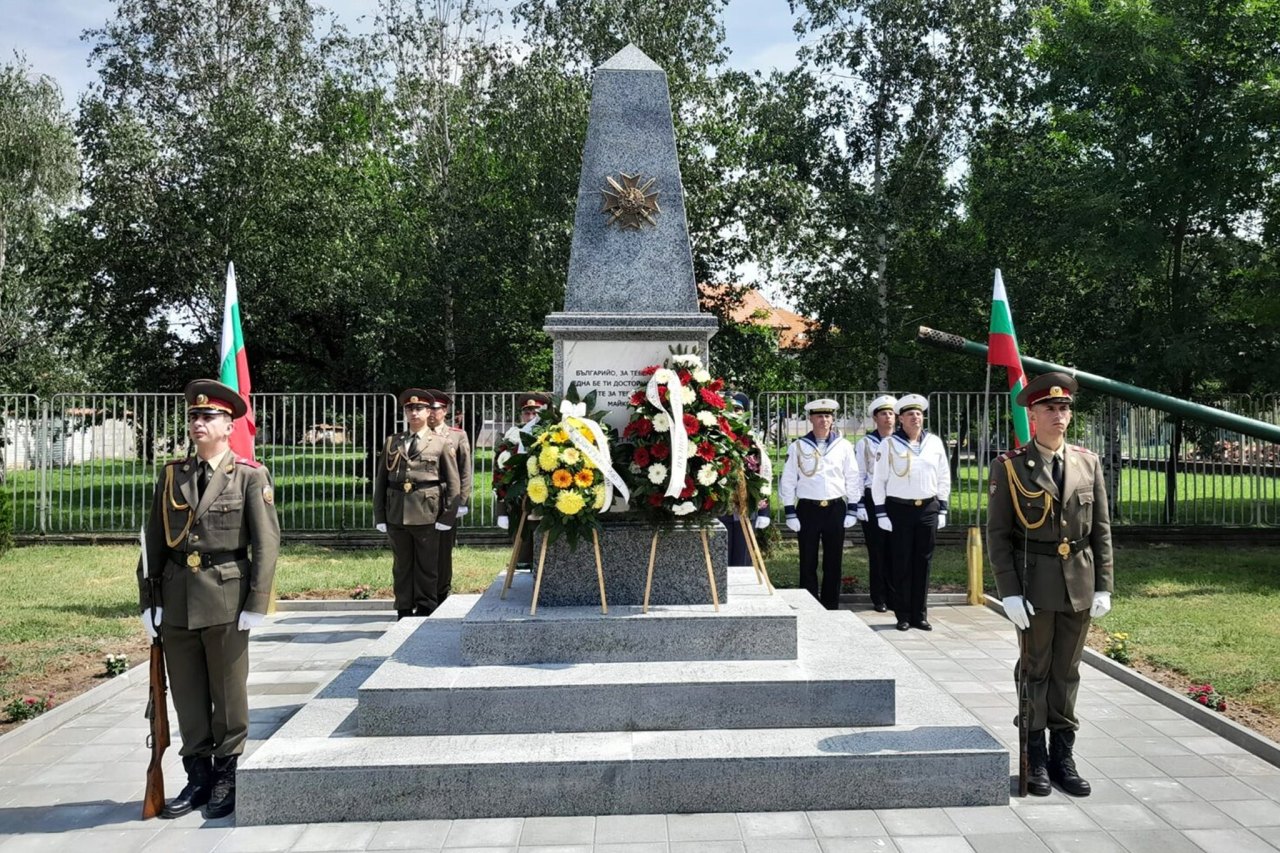 За загиналите за свободата и независимостта на България: В село Лесново с почести откриха военен паметник с имената на 51 герои