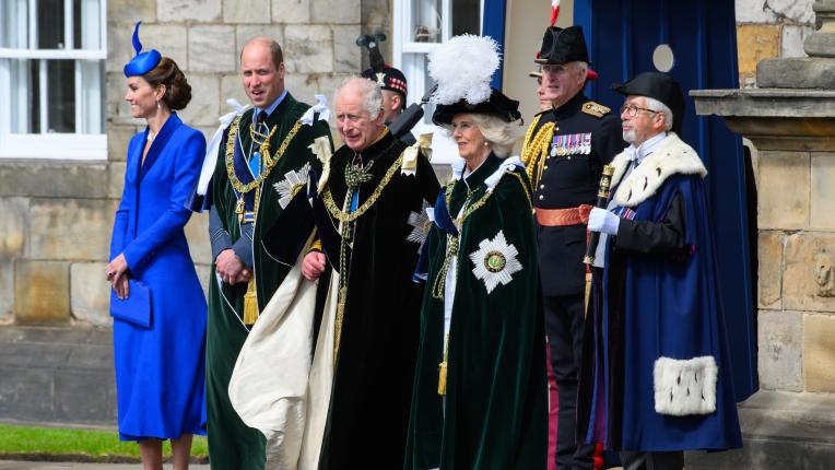 Неотразима в синьо: Принцесата на Уелс за Шотландската коронация