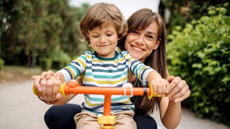 Страхотни идеи за игри с децата навън