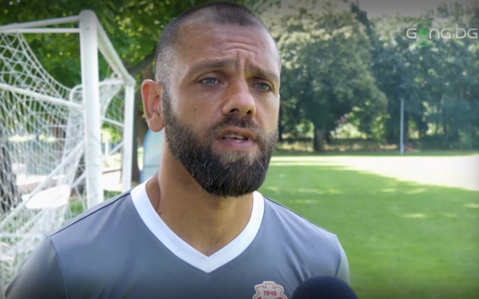 Бившият защитник на Левски и ЦСКА 1948 – Сашо Александров,