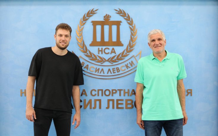 Александър Везенков разкри бъдещите си планове