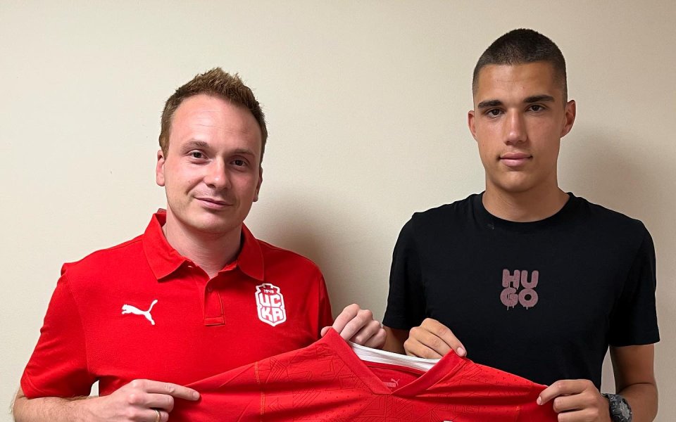 Мартин Димитров от ДЮШ на ЦСКА 1948 подписа своя първи