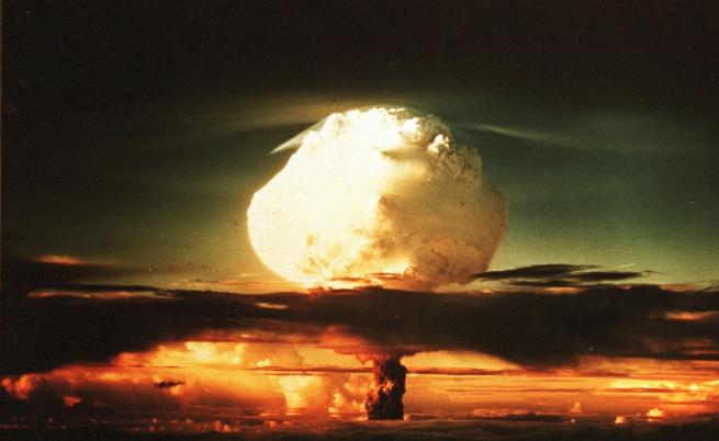 Документи, свързани със създаването на атомната бомба от Опенхаймер, се продават на търг (СНИМКИ)