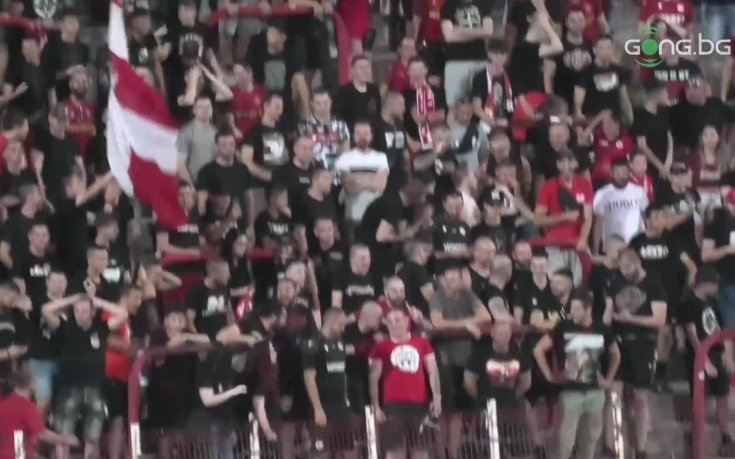 Радостта на феновете на ЦСКА след гола на Хайнц