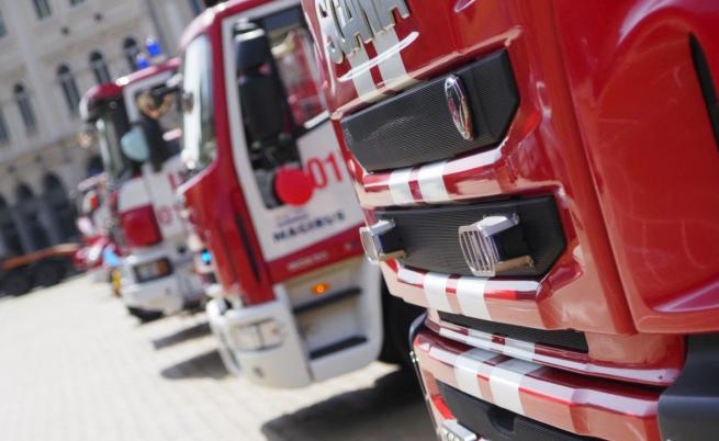 Пожарникари спасиха мъж, паднал в Перловската река