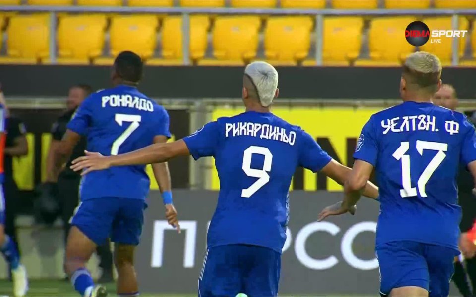 В 57-ата минута бранителят на Ботев Пловдив Роберто Пунчец закъсня