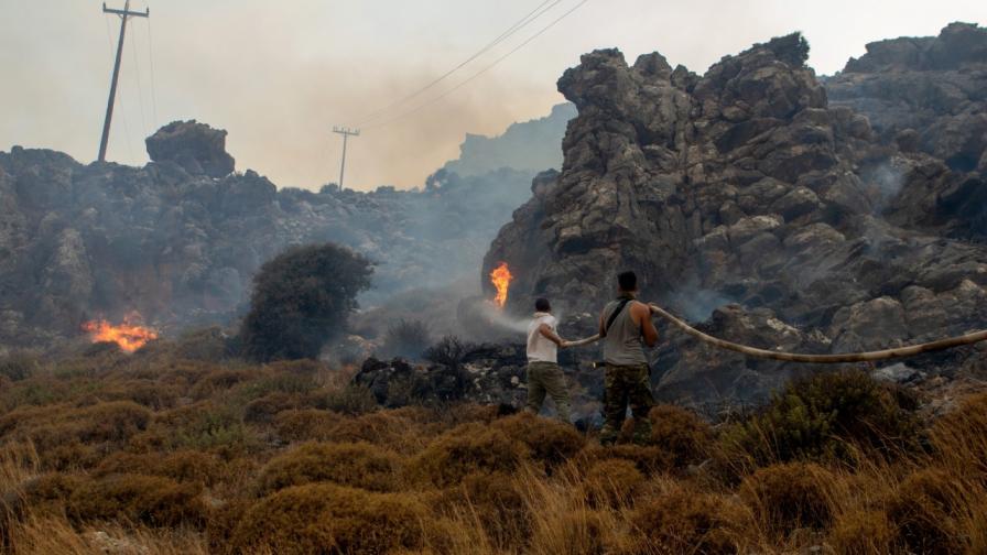 <p>Пожарът в Турция: Над 1200 жители са евакуирани</p>