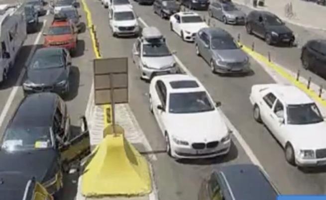 Над 15 км. е опашката от автомобили по граничните пунктове със Сърбия