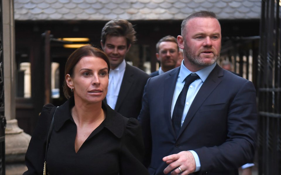 Бившият нападател на Левски – Найджъл Робърта, е бил отстранен