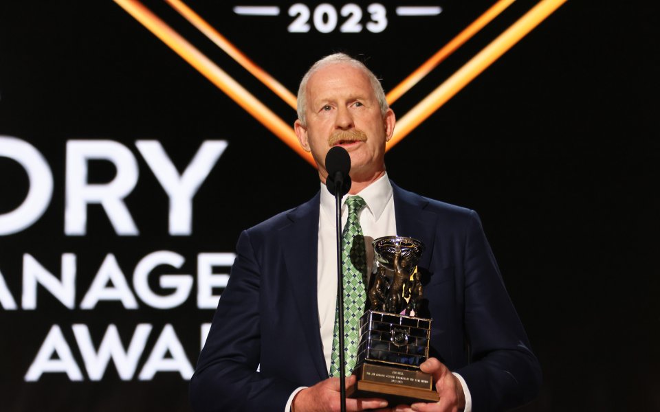 Генералният мениджър на Далас Старс Джим Нил подписа нов двугодишен