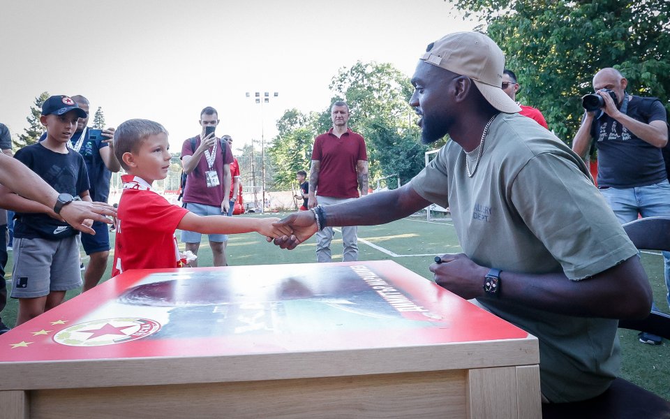 Армейски следобед с Амос Юга