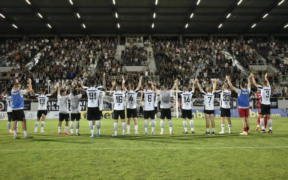 Един от собствениците на Локомотив Пловдив - Адам Сотков, поздрави