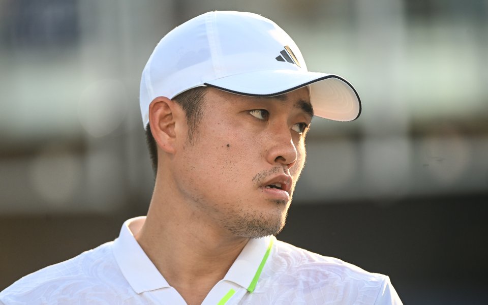 Wu Yibing fainted from heat stroke，Retired with 4-1 lead. —