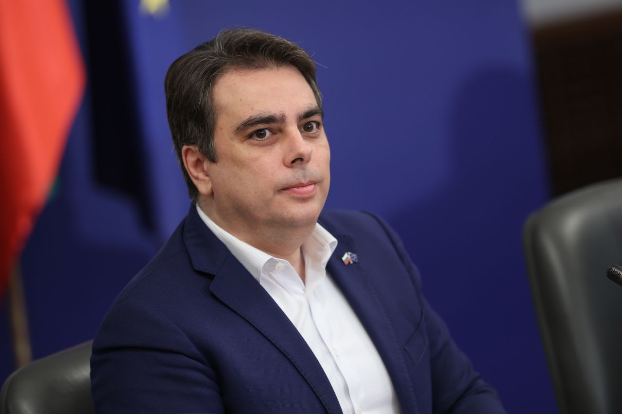 Преизбраха Асен Василев за председател на "Продължаваме Промяната"