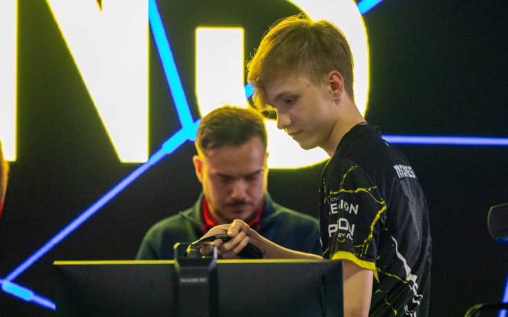 Complexity нанесе първа загуба на G2 Esports в CS2