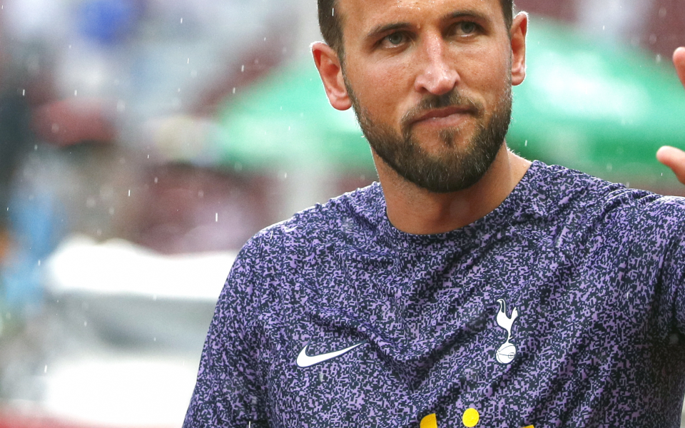 Звездата на Тотнъм Хари Кейн няма да премине в Байерн